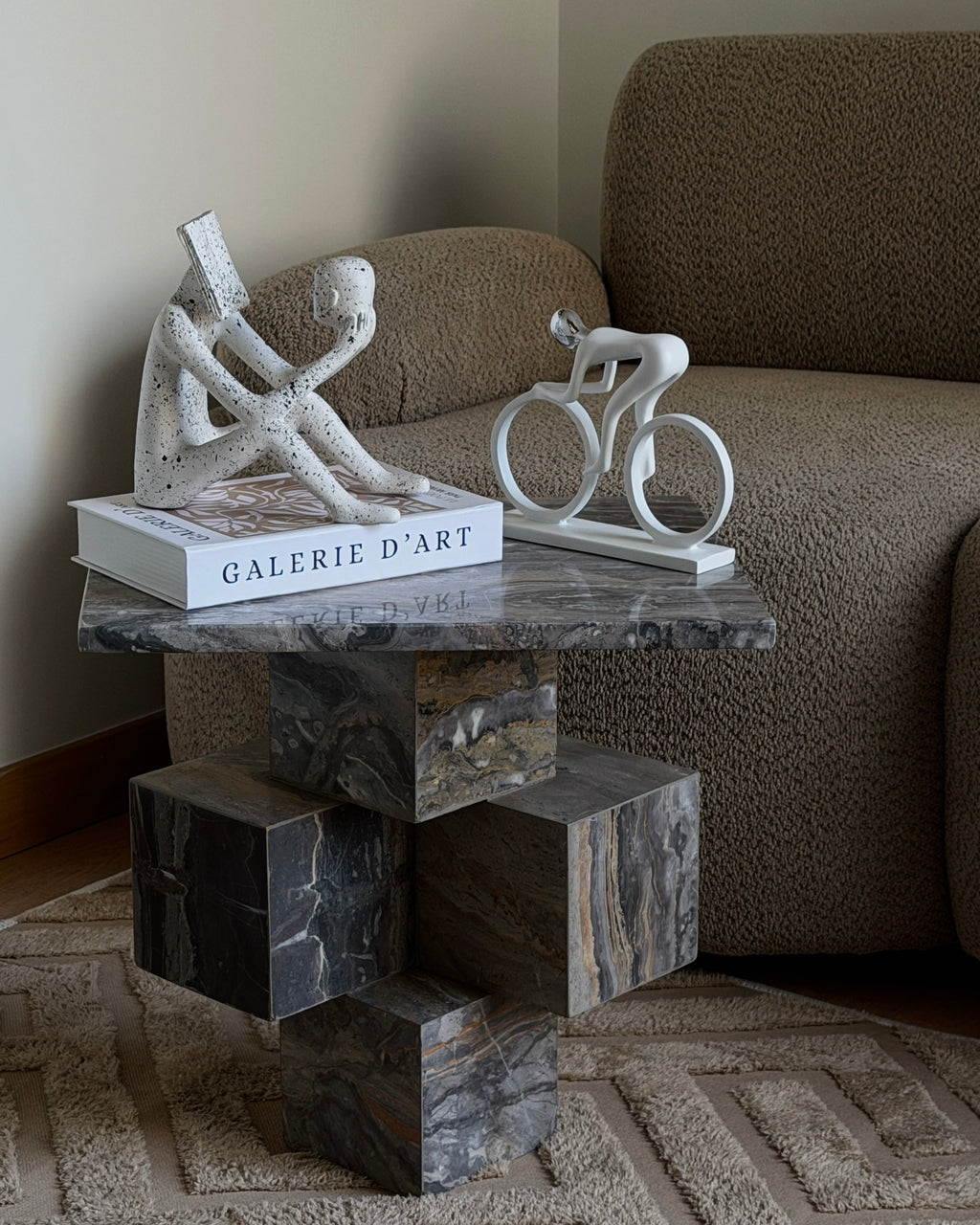 Shift Plinth