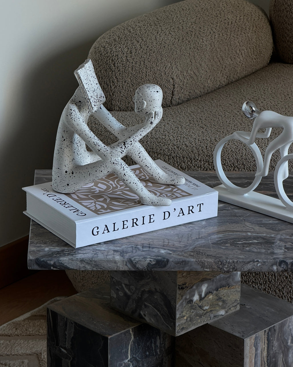 Shift Plinth